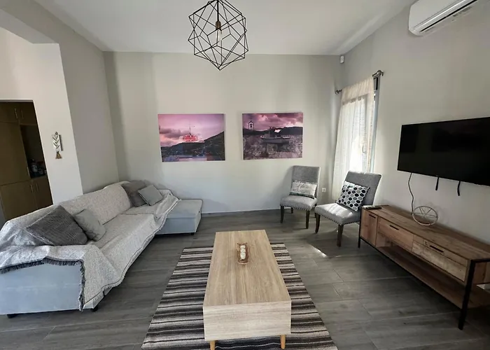 בית נופש Giasemi *